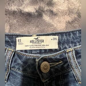 Hollister Mom Jeans , petite size 28